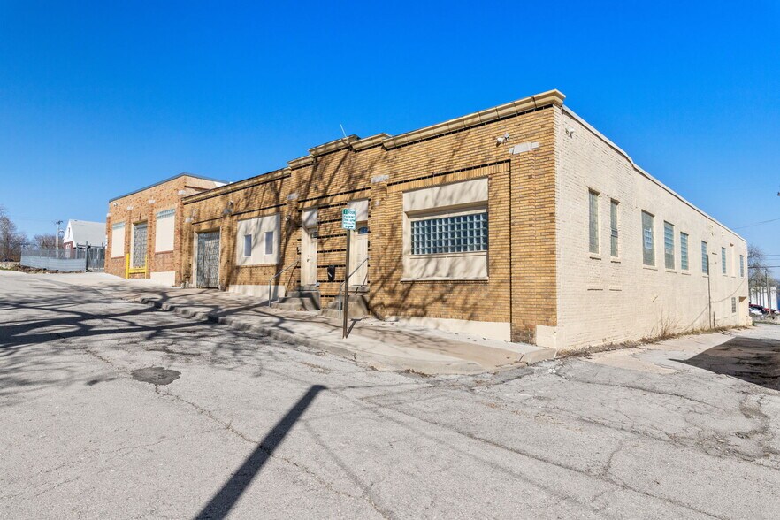 1425 Agnes Ave, Kansas City, MO à louer - Photo de l’immeuble – Image 1 sur 16