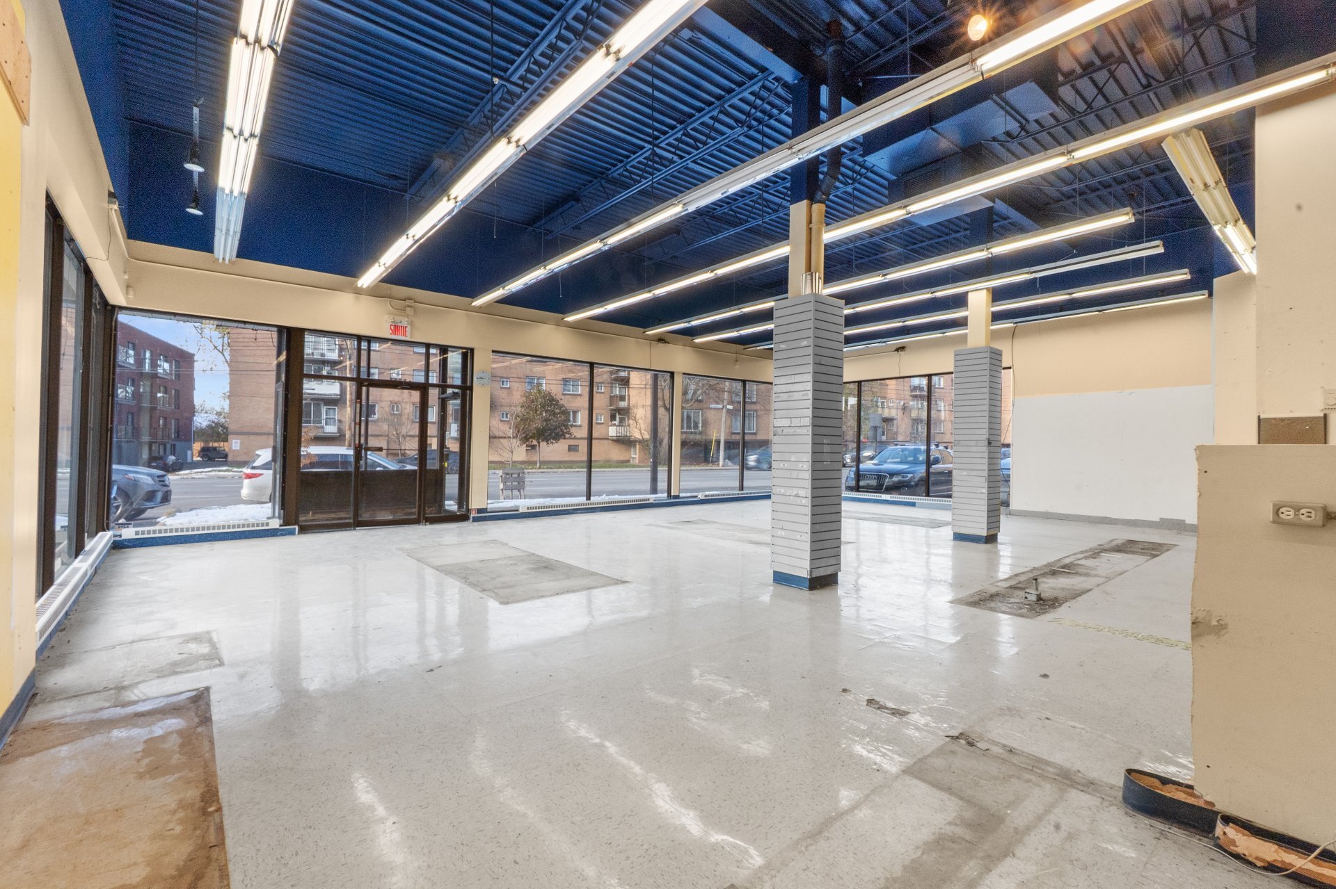 6150-6170 Ch de la Côte-Saint-Luc, Montréal, QC à louer Photo intérieure– Image 1 sur 9