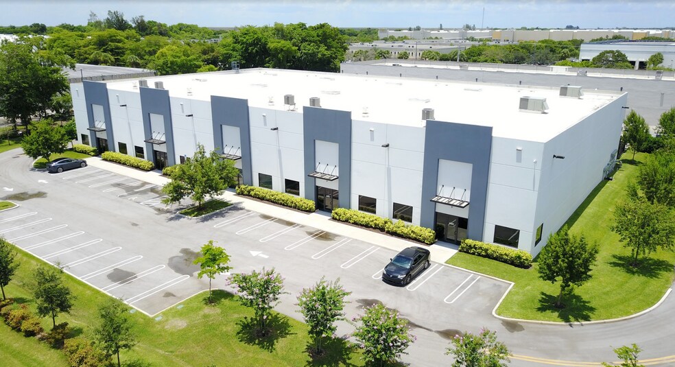12454 NW 39th St, Coral Springs, FL à louer - Photo de l’immeuble – Image 2 sur 13