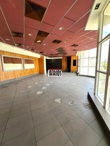 Local d'activités dans La Valette-du-Var à vendre - Photo de l’immeuble – Image 3 sur 16