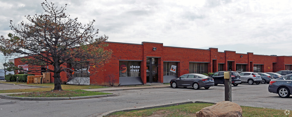 151 Nashdene Rd, Toronto, ON à louer - Photo de l’immeuble – Image 2 sur 8