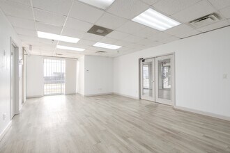 5025-5035 Sharp St, Dallas, TX à louer Photo intérieure– Image 1 sur 5