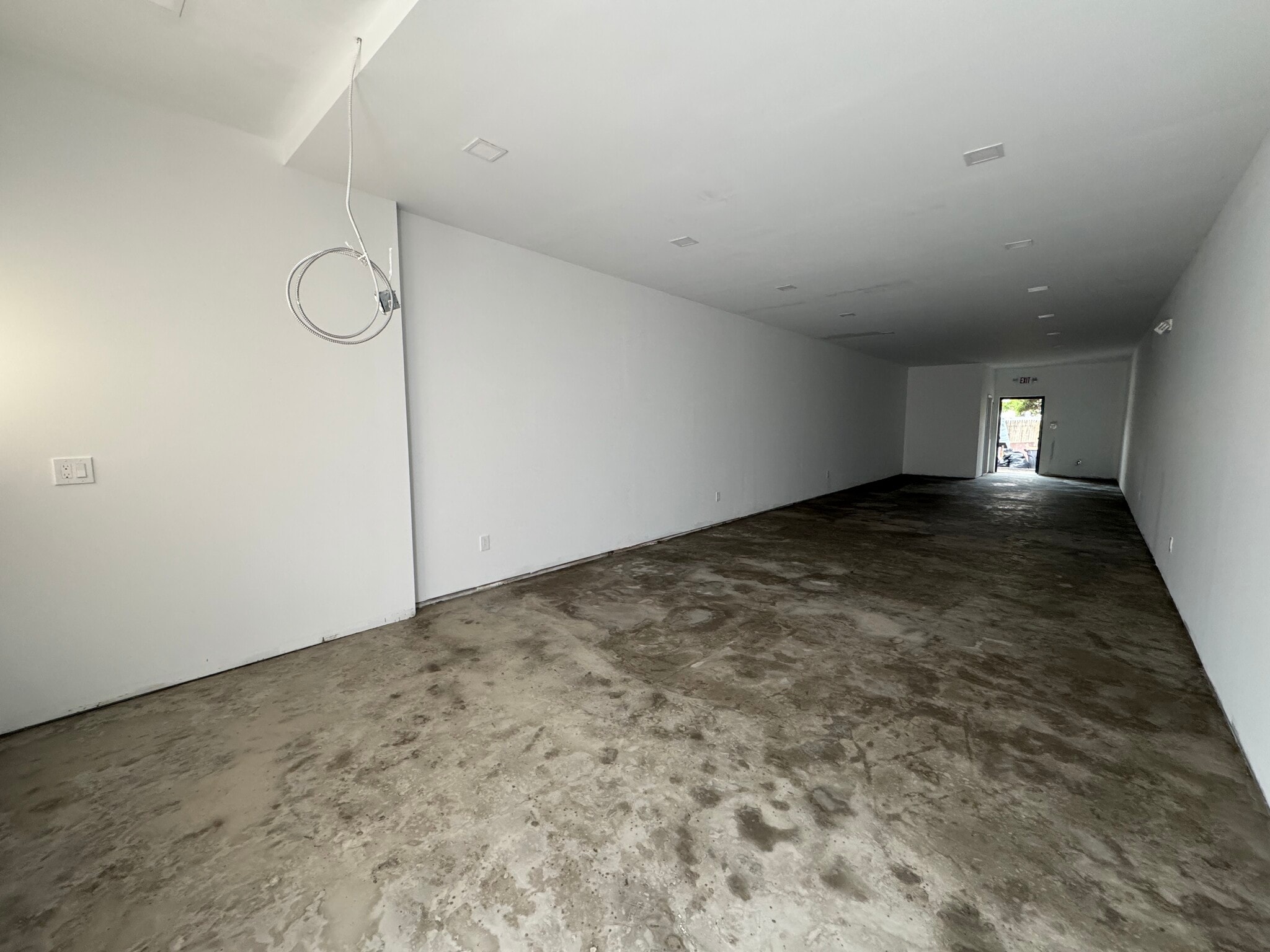 1225-1235 Grundy Ave, Holbrook, NY à louer Photo de l’immeuble– Image 1 sur 3