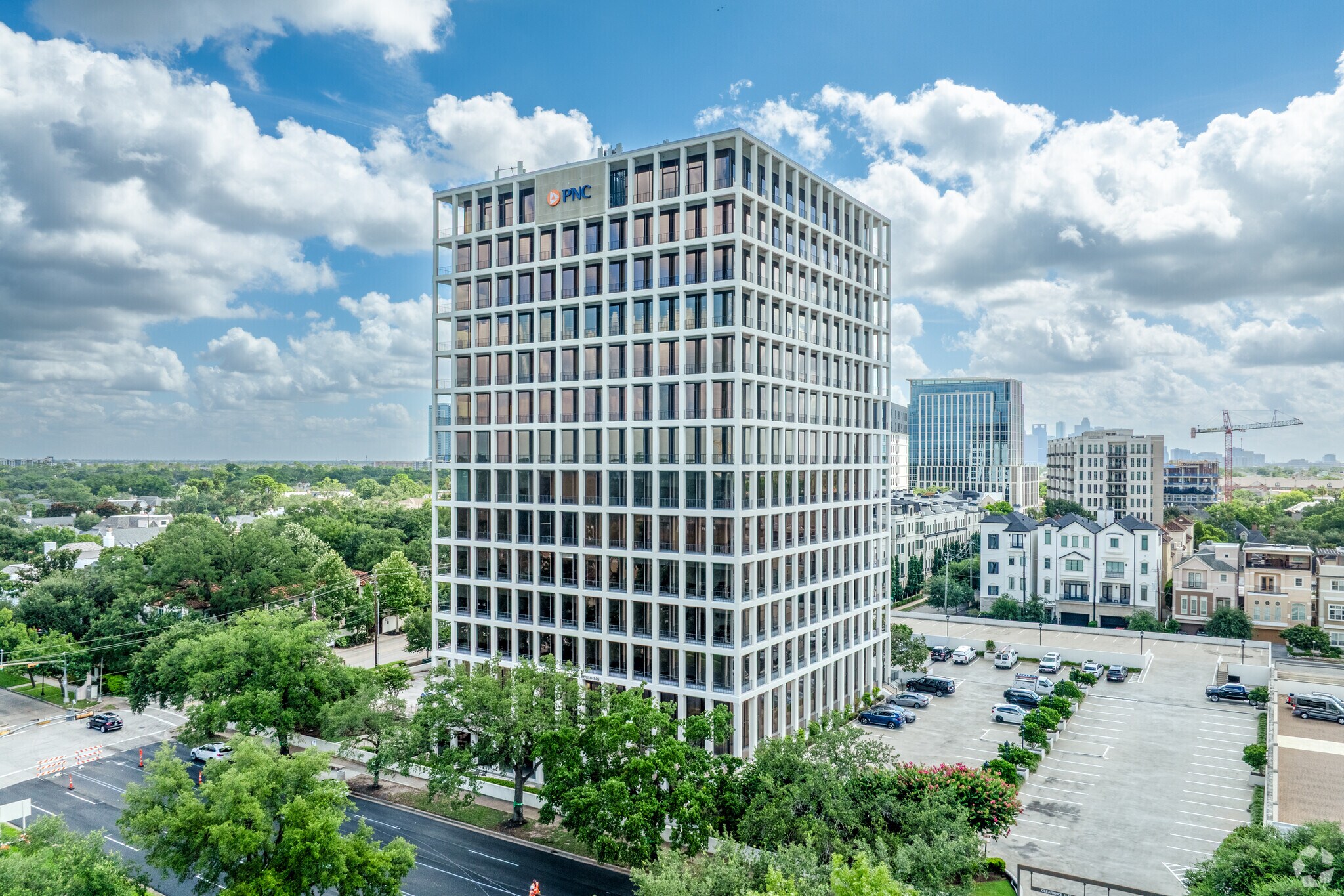 2001 Kirby Dr, Houston, TX à louer Photo principale– Image 1 sur 25