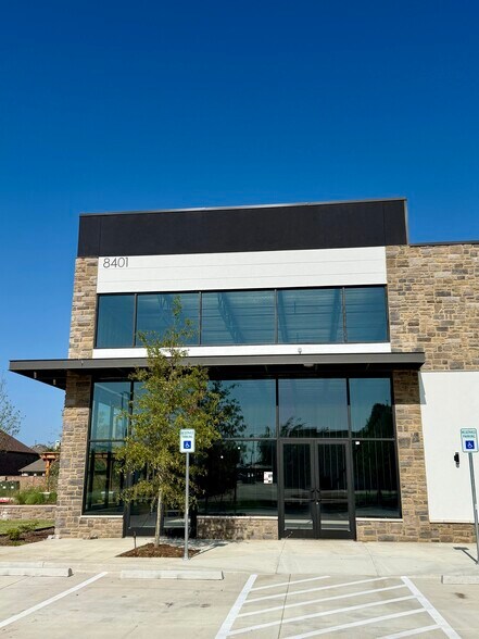 8401 Judges Way, Frisco, TX à louer - Photo de l’immeuble – Image 3 sur 5