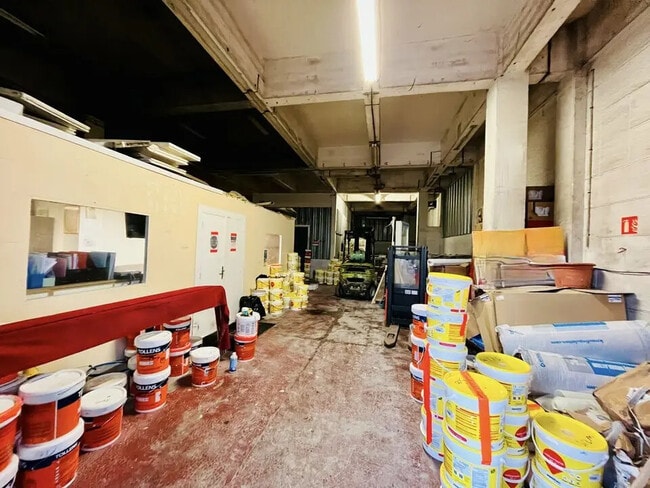 Plus de détails pour Bureau, Local d'activités à louer