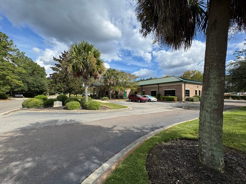 3255 Industry Dr, North Charleston, SC à vendre - Photo de l’immeuble – Image 3 sur 24