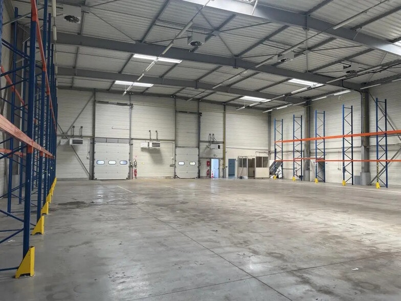 Bureau dans Cambrai à louer - Photo de l’immeuble – Image 1 sur 4