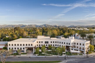 Plus de détails pour 11911 San Vicente Blvd, Los Angeles, CA - Local commercial à louer
