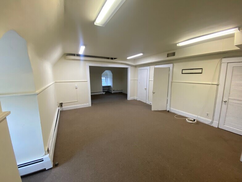 6901 York Rd, Baltimore, MD à louer - Photo de l’immeuble – Image 2 sur 14