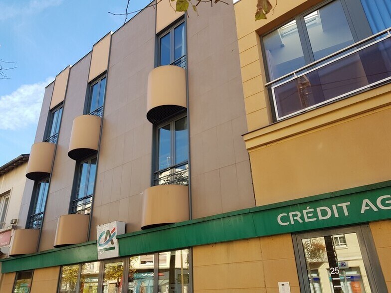 3 Avenue Albert Caillou, Chelles à louer - Photo de l’immeuble – Image 1 sur 6