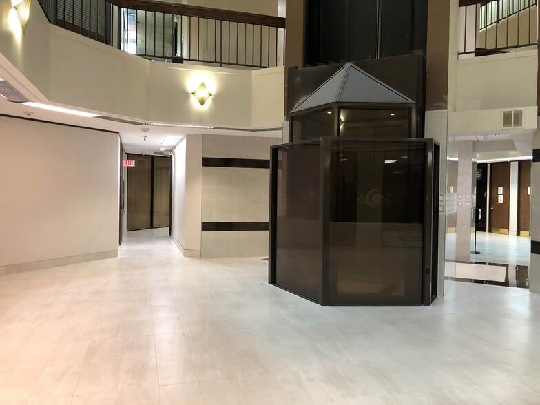 9888 Bissonnet St, Houston, TX à louer - Photo intérieure – Image 3 sur 14