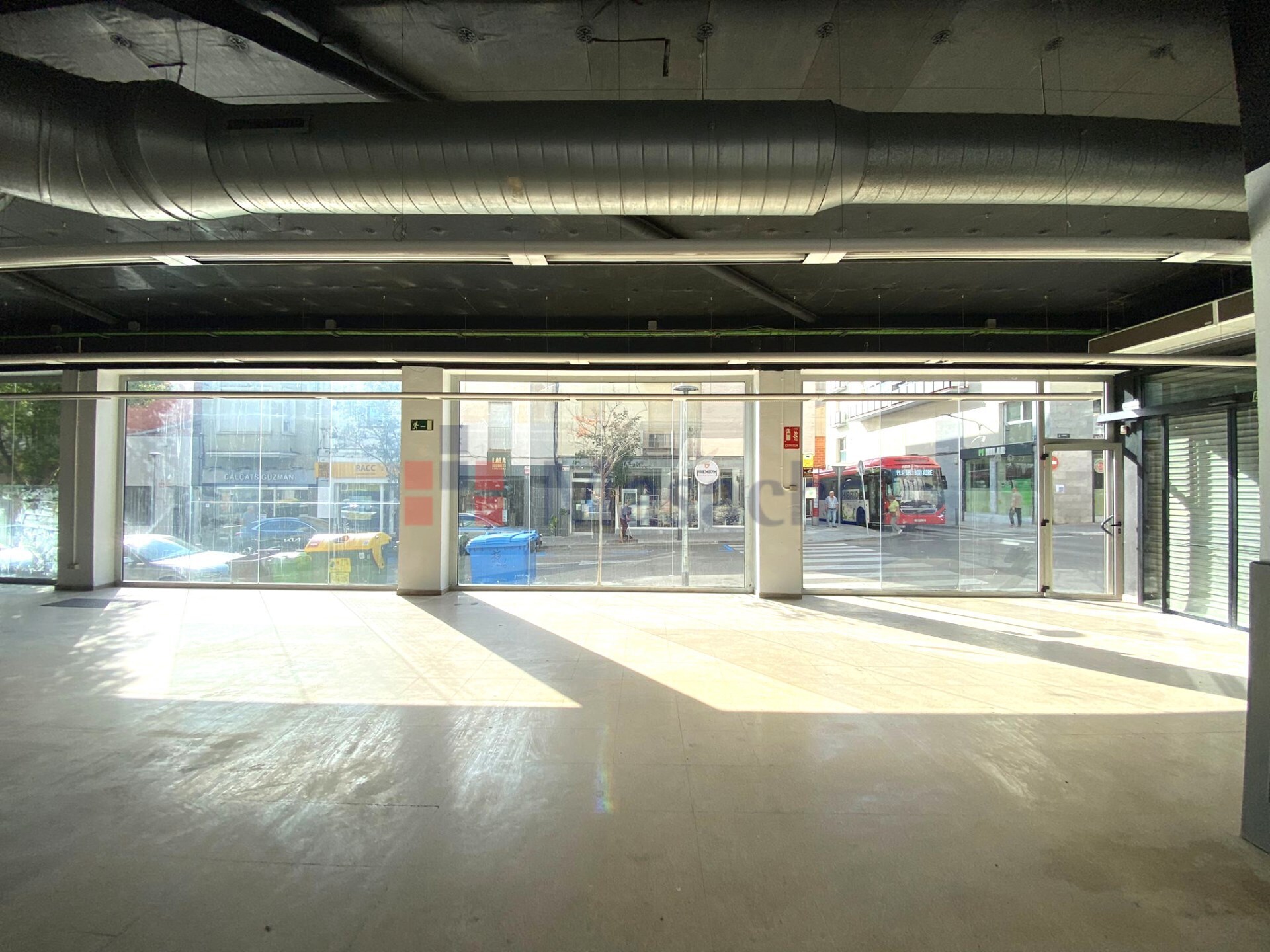 Local commercial dans Terrassa, Barcelona à louer Photo intérieure– Image 1 sur 6