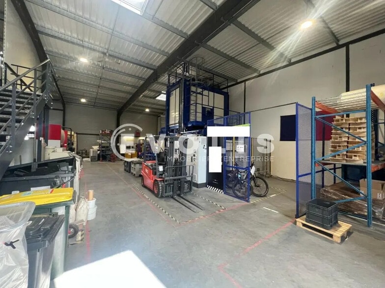 Local d’activités dans Jonage à louer - Photo intérieure – Image 2 sur 11