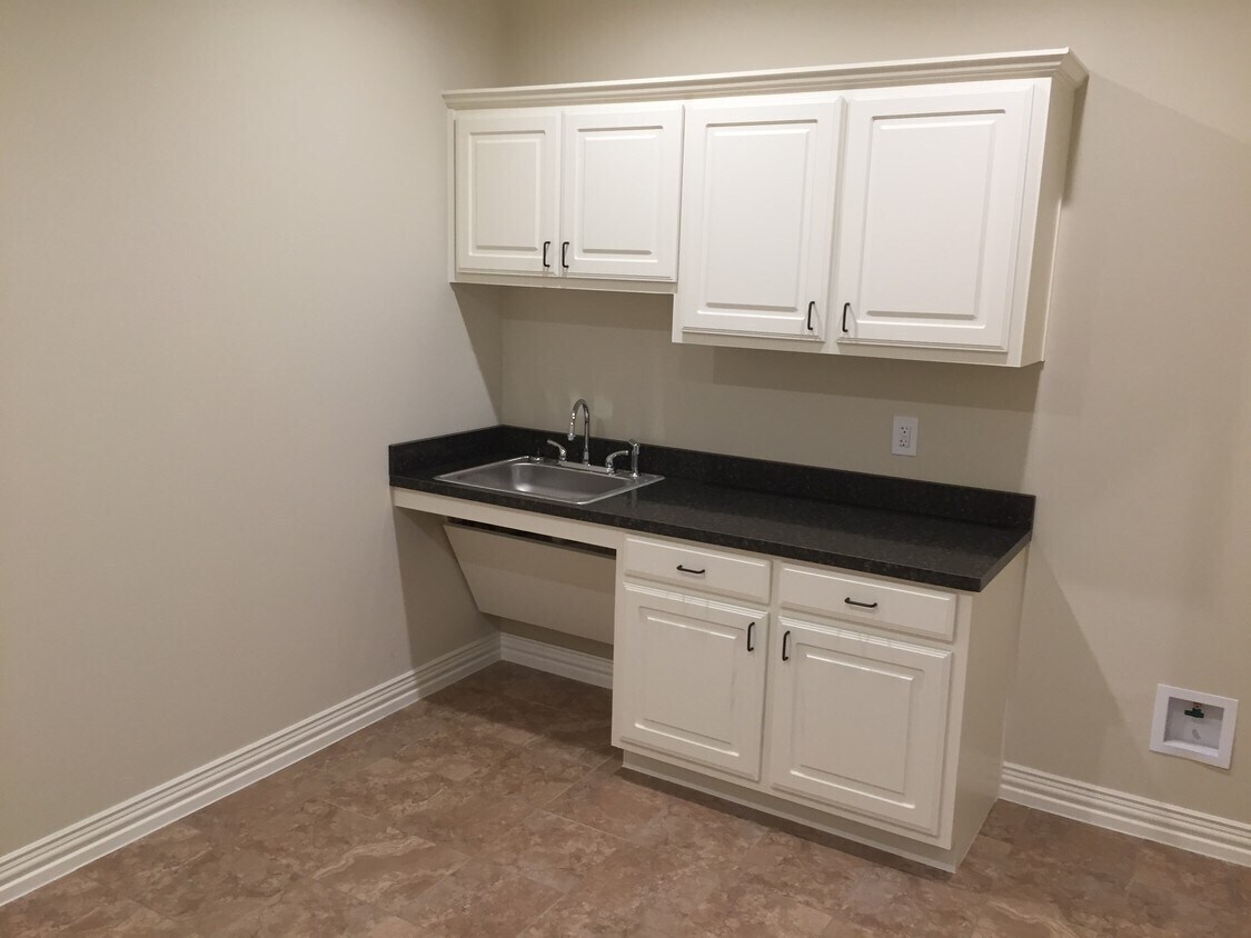 8668 John Hickman Pky, Frisco, TX 75034 - Lot 604 -  - Photo intérieure - Image 1 of 5