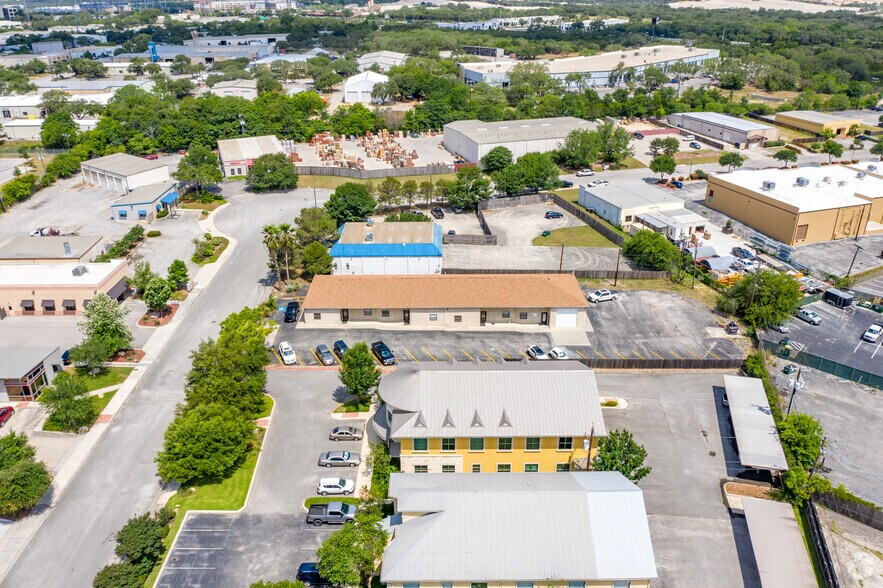 4737 College Park, San Antonio, TX à louer - Aérien – Image 2 sur 9