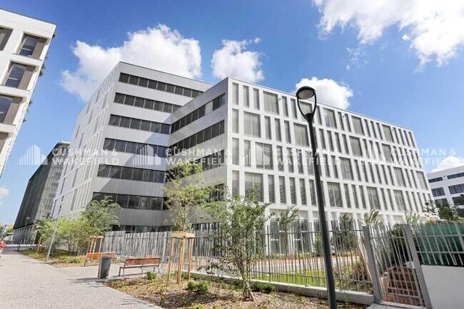 Plus de détails pour 4 Rue Maurice Moissonnier, Vaulx-en-Velin - Bureau à louer