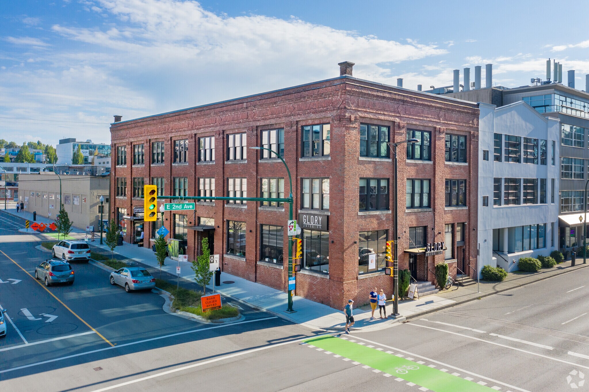 70-78 2nd Ave E, Vancouver, BC à louer Photo principale– Image 1 sur 10
