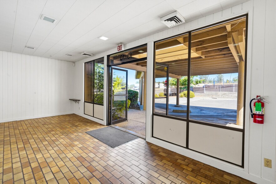 13170 Lincoln Way, Auburn, CA à vendre - Photo de l’immeuble – Image 3 sur 44