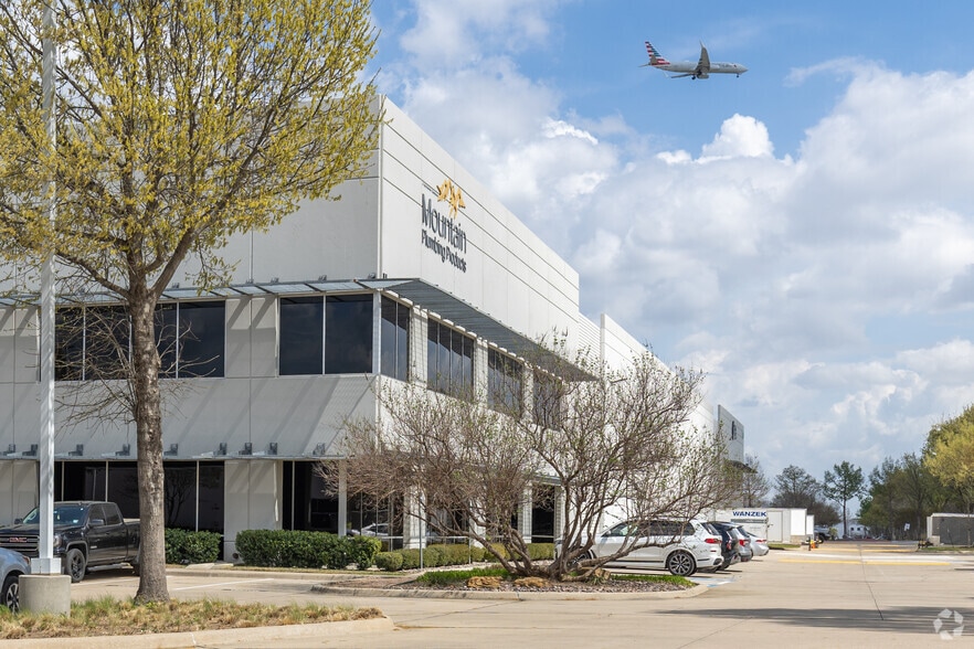 2611 Regent Blvd, Irving, TX à louer - Photo de l’immeuble – Image 3 sur 3