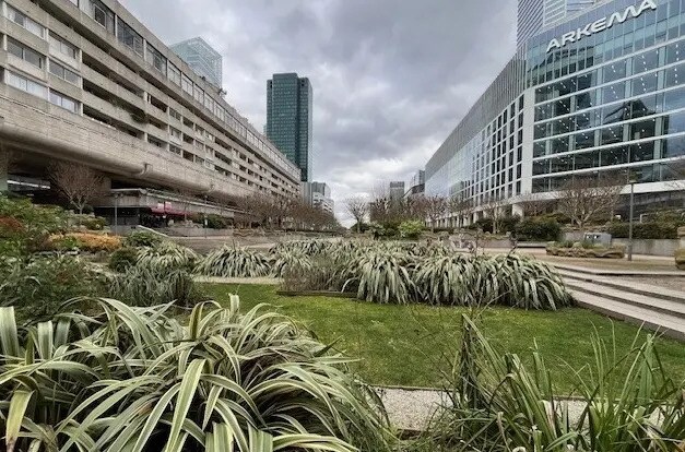 57 Esplanade Du Général De Gaulle, Puteaux à louer - Photo de l’immeuble – Image 2 sur 9