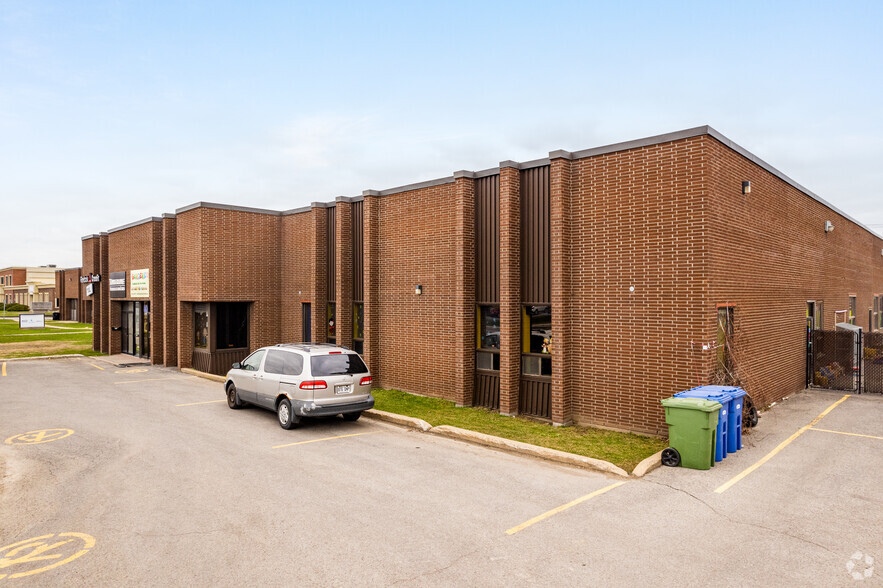 78-80 Boul Brunswick, Dollard-des-Ormeaux, QC à louer - Photo de l’immeuble – Image 3 sur 7