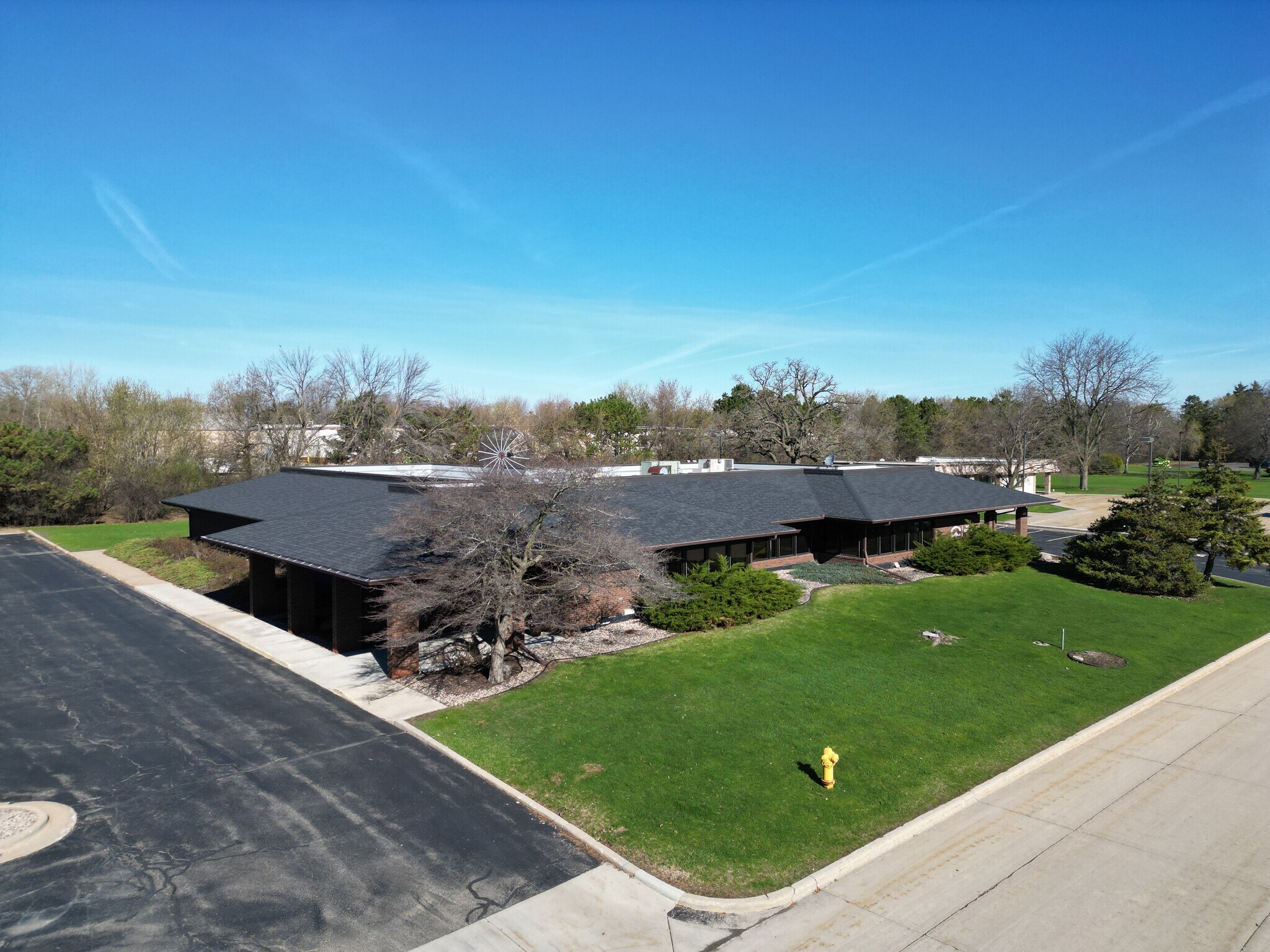 501 Doctors Ct, Oshkosh, WI à vendre Photo principale– Image 1 sur 17