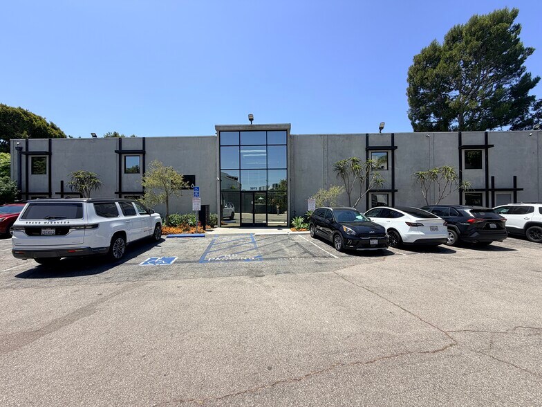 3975 Landmark St, Culver City, CA à louer - Photo de l’immeuble – Image 1 sur 17
