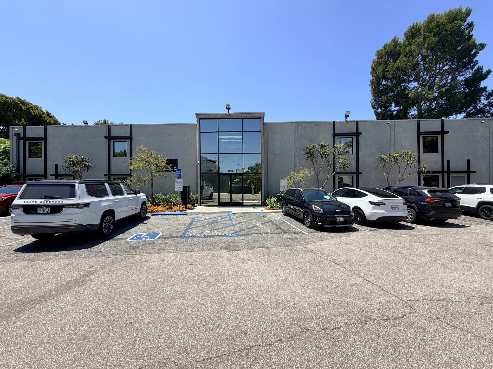 3975 Landmark St, Culver City, CA à louer Photo de l’immeuble– Image 1 sur 18