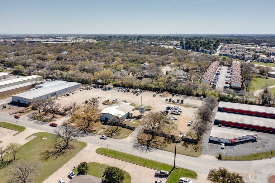 1012 Shady Oaks Dr, Denton, TX à louer - Photo principale – Image 1 sur 8