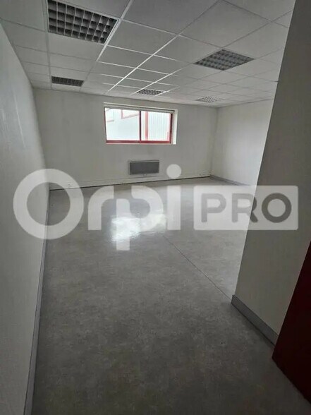 Bureau dans Reims à louer - Photo de l’immeuble – Image 3 sur 6