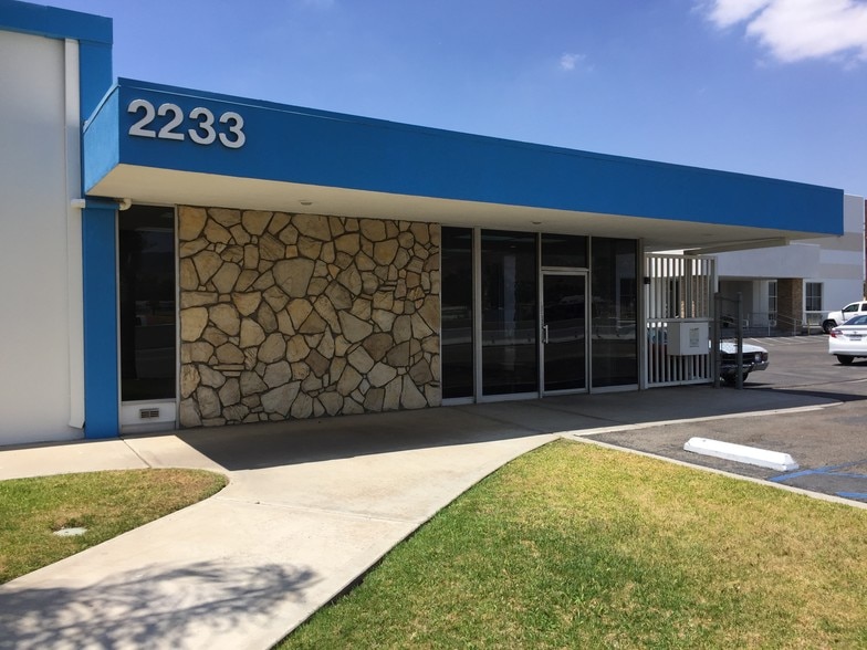 2233 La Crosse Ave, Colton, CA à louer - Photo principale – Image 1 sur 4