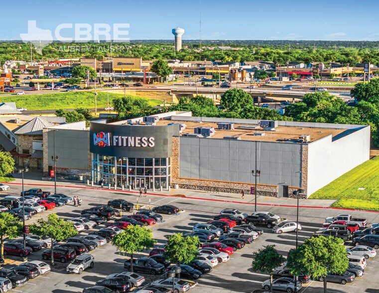 213 N Highway 67, Cedar Hill, TX à vendre - Photo de l’immeuble – Image 3 sur 4