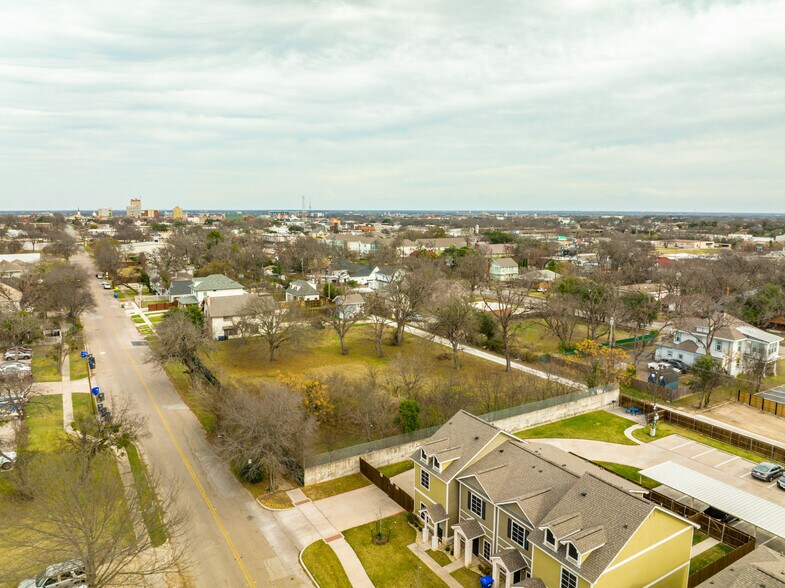 2116 Columbus Ave, Waco, TX à vendre - Aérien – Image 2 sur 5