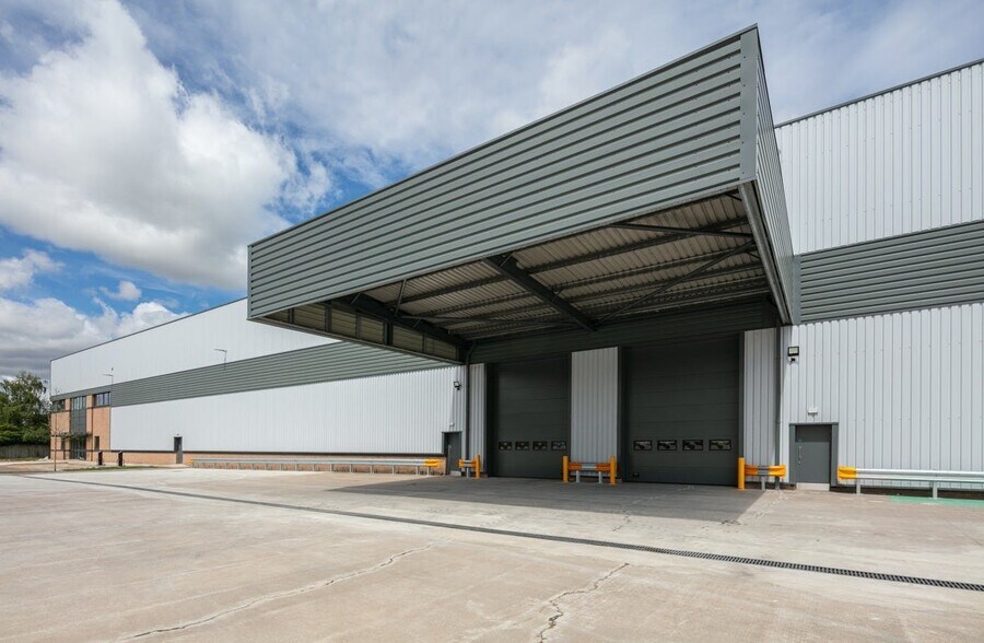 93 George Richards Way, Altrincham à louer - Photo de l’immeuble – Image 3 sur 24