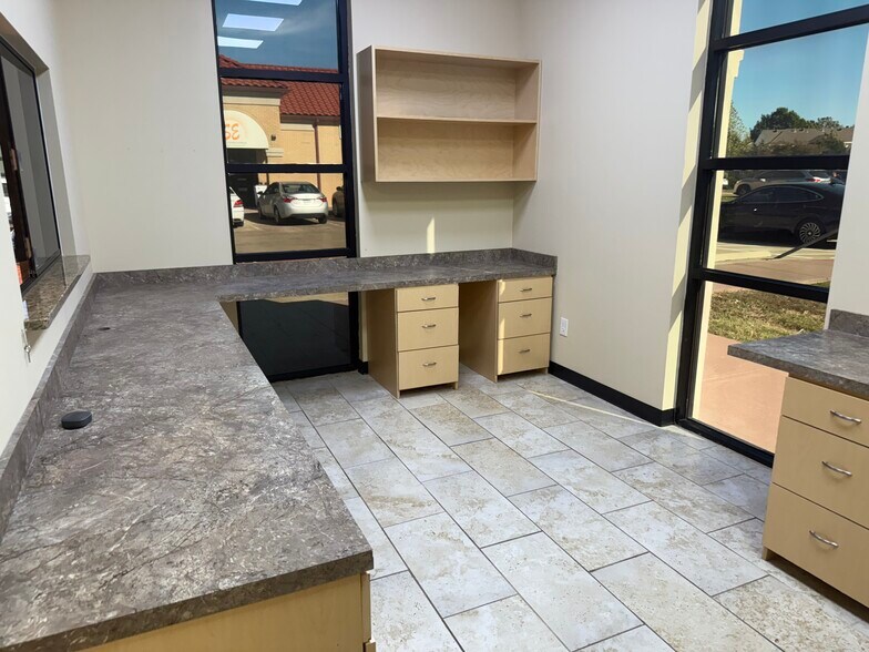 7700 Lakeview Pky, Rowlett, TX à louer - Photo de l’immeuble – Image 2 sur 8