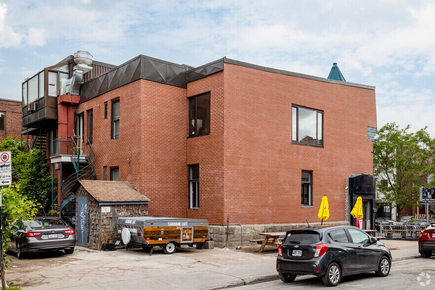 3506-3518 Av Lacombe, Montréal, QC à louer - Photo de l’immeuble – Image 3 sur 3