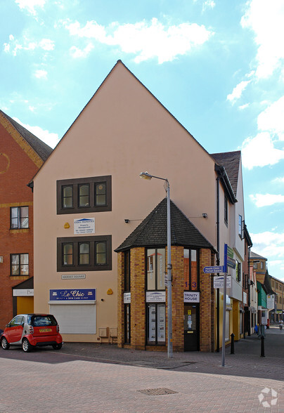 1-17 Trinity Sq, South Woodham Ferrers à louer - Photo principale – Image 1 sur 2