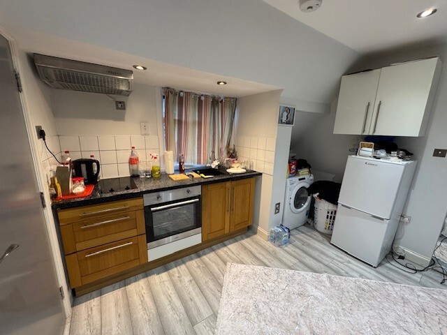 566 Hertford Rd, Enfield à vendre - Photo de l’immeuble – Image 2 sur 6
