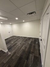 600-640 N Old Woodward Ave, Birmingham, MI à louer Photo intérieure– Image 1 sur 6