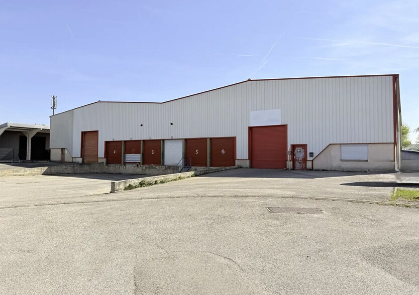 9 Avenue Du Maréchal De Lattre De Tassigny, Meyzieu à louer - Photo principale – Image 1 sur 1