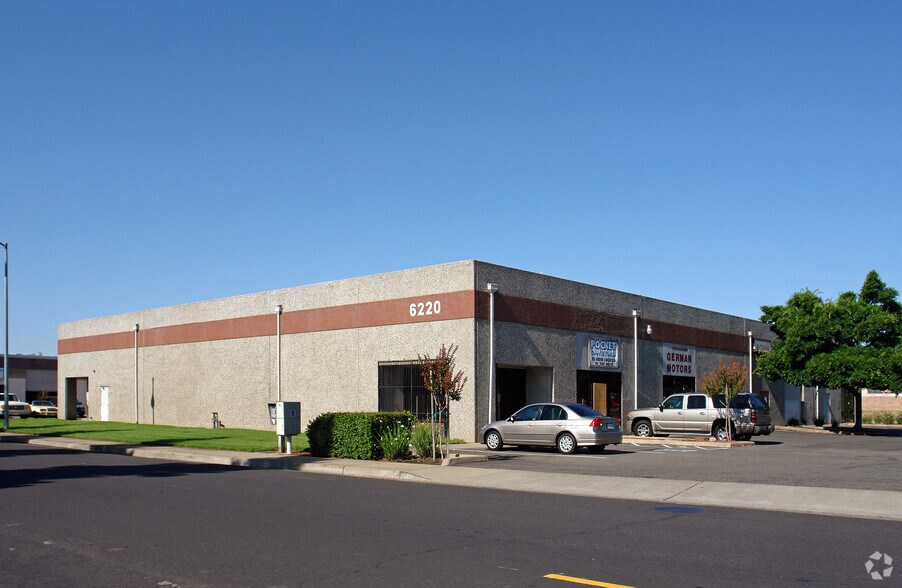 6220 Belleau Wood Ln, Sacramento, CA à louer - Photo de l’immeuble – Image 3 sur 9