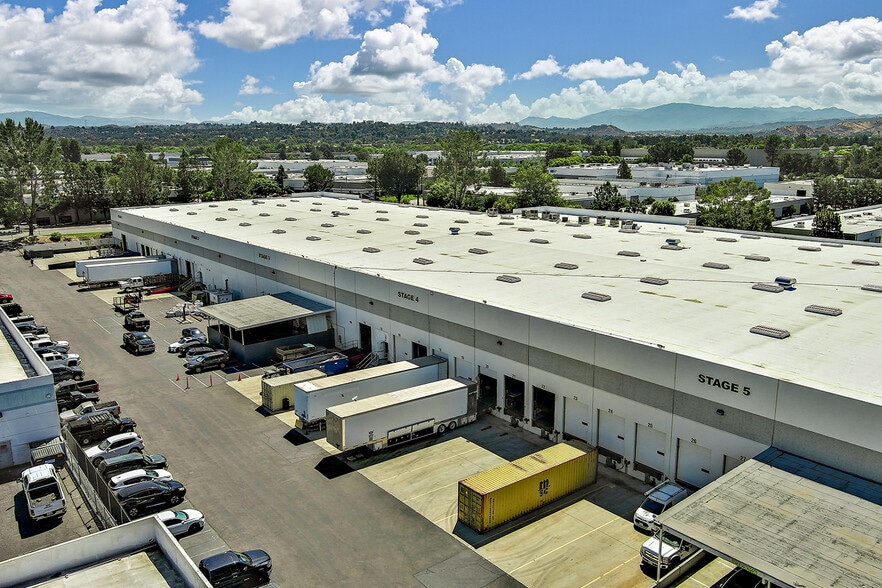 25045 Avenue Tibbitts, Valencia, CA à louer - Photo de l’immeuble – Image 3 sur 13