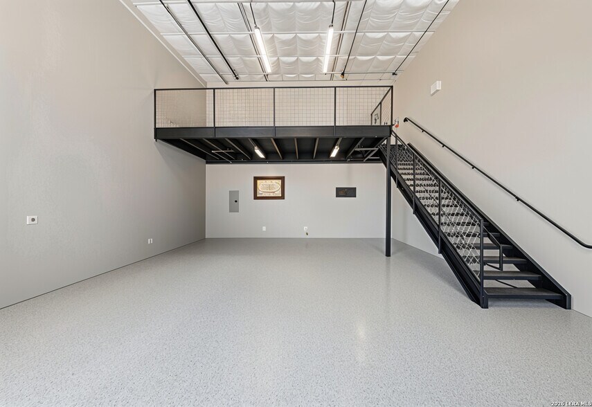 7231 Stonewall Bnd, San Antonio, TX à vendre - Photo de l’immeuble – Image 2 sur 13