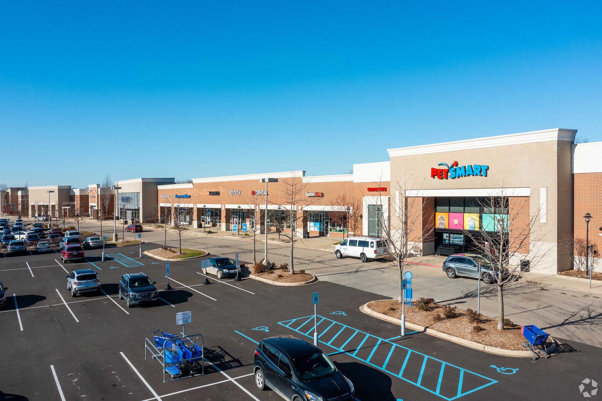 47142-47330 Michigan Ave, Canton Township, MI à louer Photo de l’immeuble– Image 1 sur 9