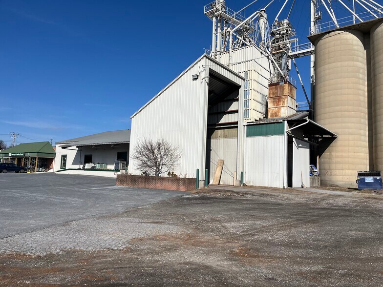 100 John St, Westminster, MD à louer - Photo de l’immeuble – Image 3 sur 5