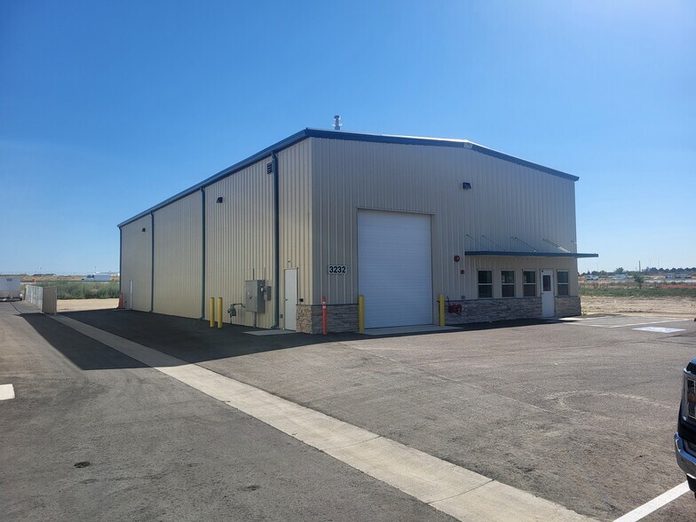 3232 N Black Butte Ct, Nampa, ID à vendre - Photo de l’immeuble – Image 3 sur 10