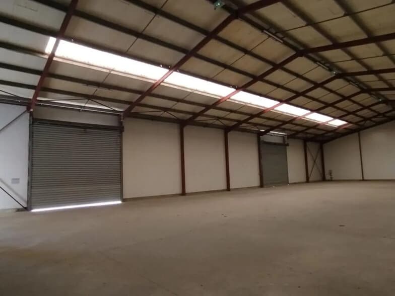 Local d'activités dans Colomiers à vendre - Photo de l’immeuble – Image 3 sur 7