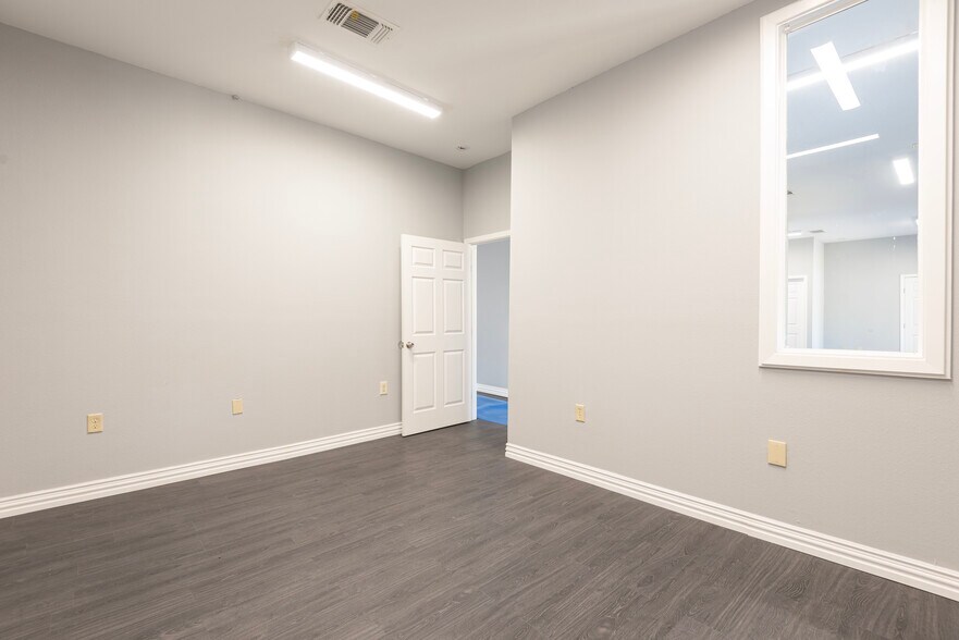9638 Greenville Ave, Dallas, TX à vendre - Photo intérieure – Image 2 sur 26