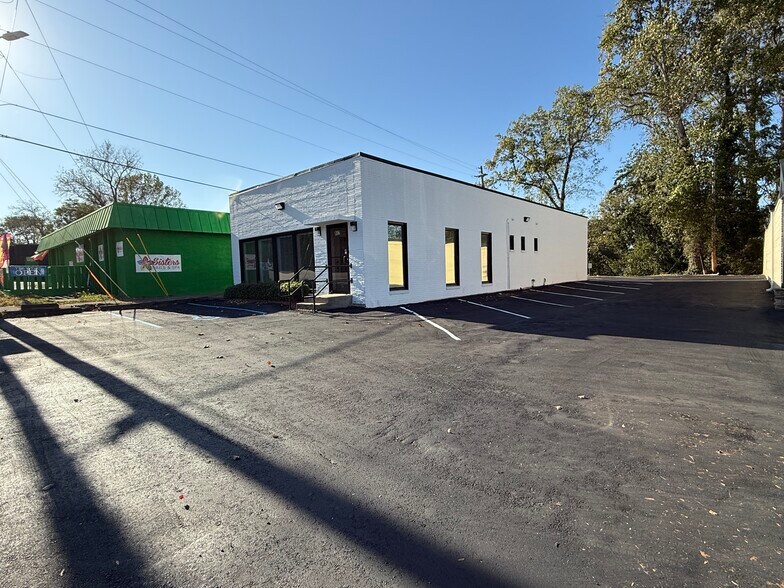 882 E Main St, Spartanburg, SC à louer - Photo de l’immeuble – Image 2 sur 18